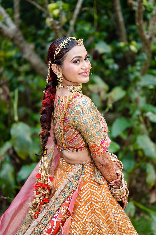 Kannadiga bride with dewy natural bridal glow by Vinni for a Bangalore wedding